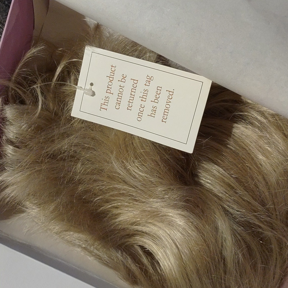 Wig - Picture 4 of 4